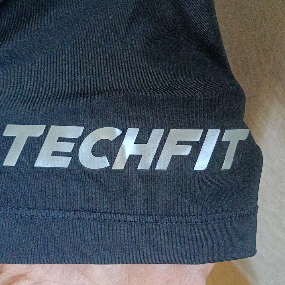 Adidas Youth techfit Sports Jersey - Picture 4 of 8